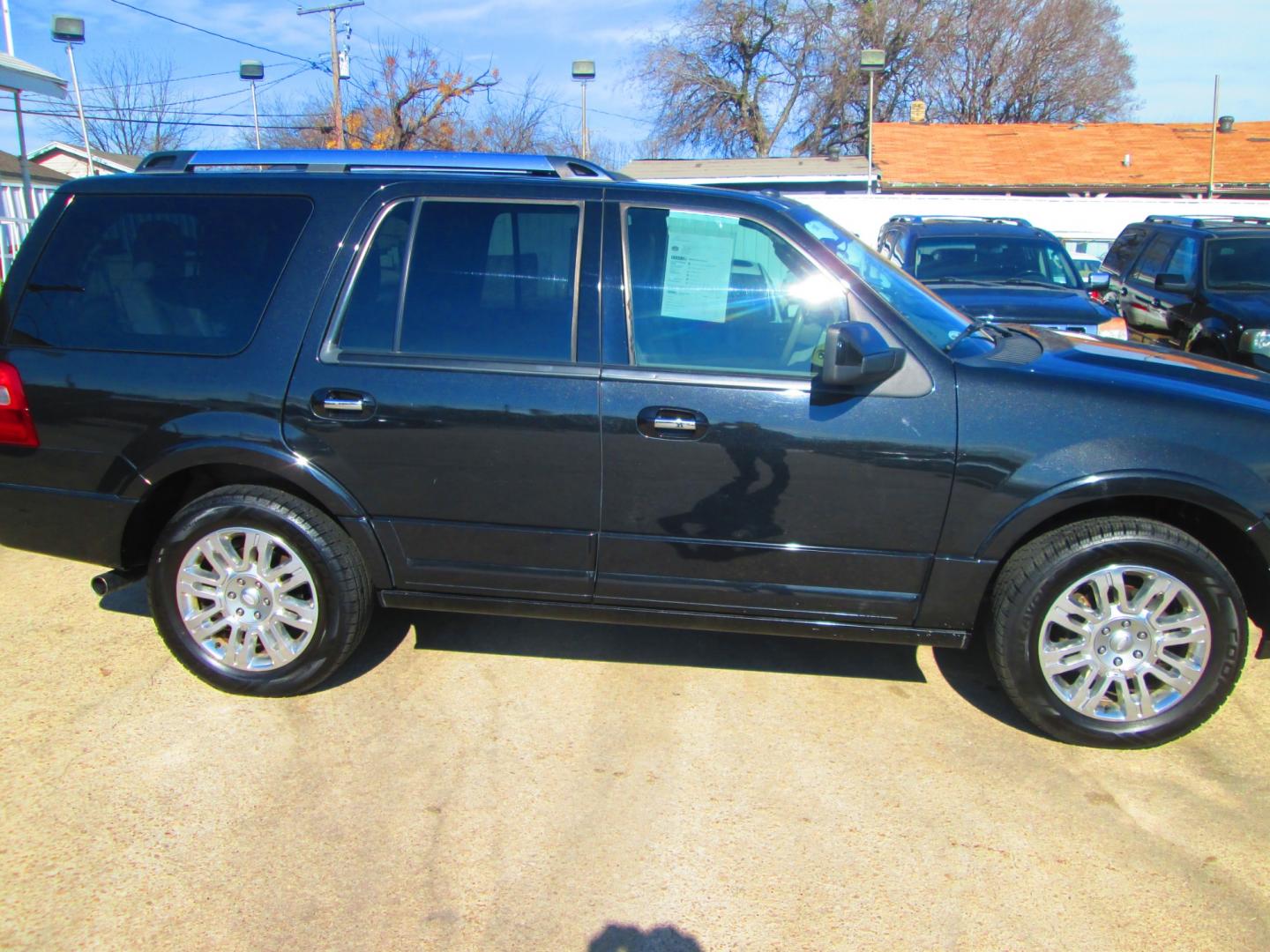 2013 BLACK Ford Expedition (1FMJU1K55DE) , located at 1815 NE 28th St., Fort Worth, TX, 76106, (817) 625-6251, 32.795582, -97.333069 - Photo#3